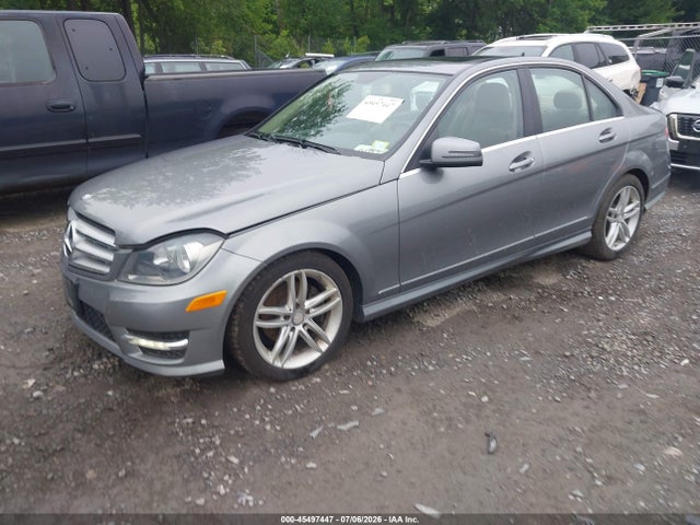 صورة 2 لـ 2012 Mercedes-BENZ C 300 SPORT 4MATIC
