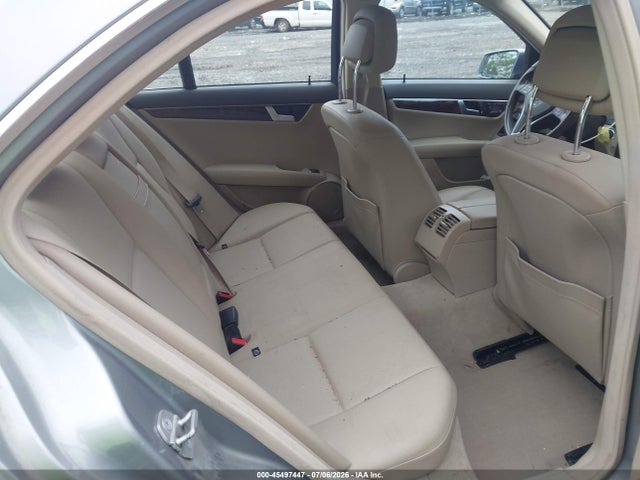 صورة 8 لـ 2012 Mercedes-BENZ C 300 SPORT 4MATIC