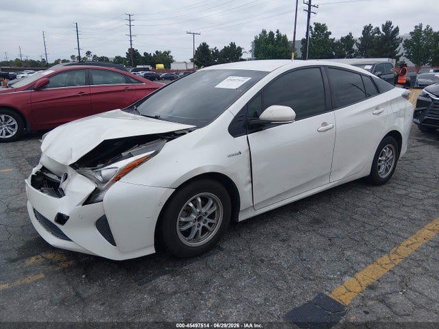 صورة 2 لـ 2017 Toyota PRIUS THREE