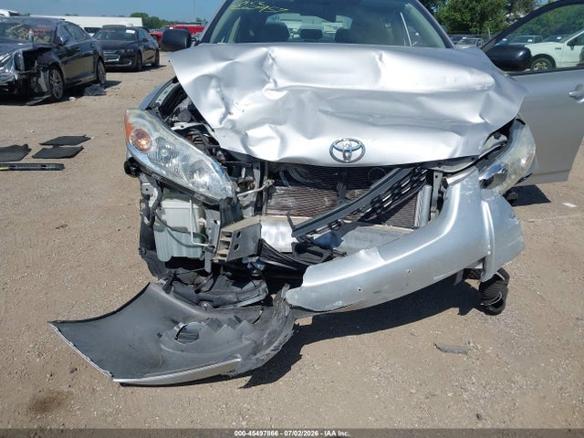 صورة 6 لـ 2010 Toyota MATRIX