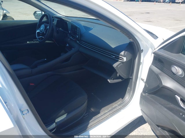 صورة 5 لـ 2022 Hyundai ELANTRA SEL