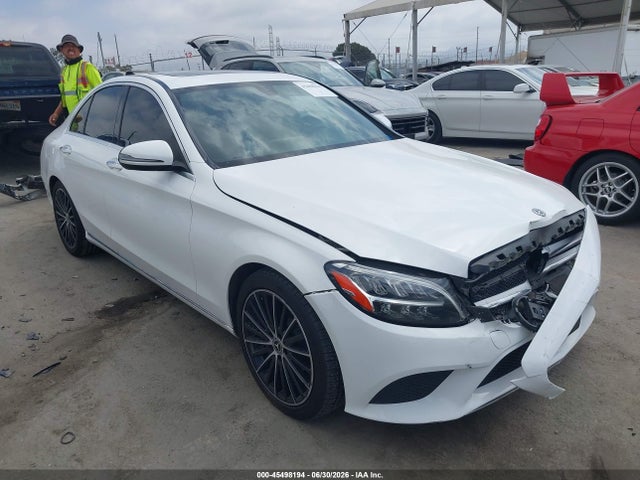 صورة 1 لـ 2020 Mercedes-BENZ C 300