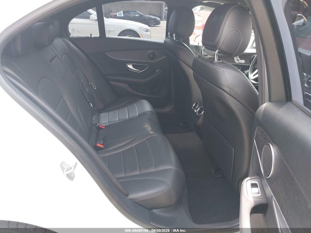 صورة 8 لـ 2020 Mercedes-BENZ C 300