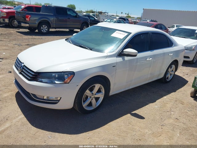 2015 Volkswagen PASSAT 1.8T LIMITED EDITION — фото 2