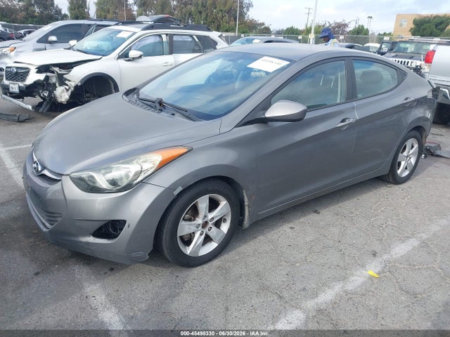 2013 Hyundai ELANTRA GLS 照片 2