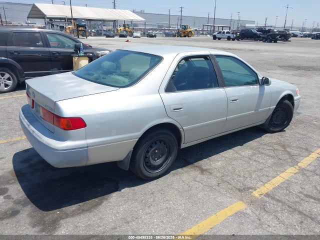 2001 Toyota CAMRY LE photo 4