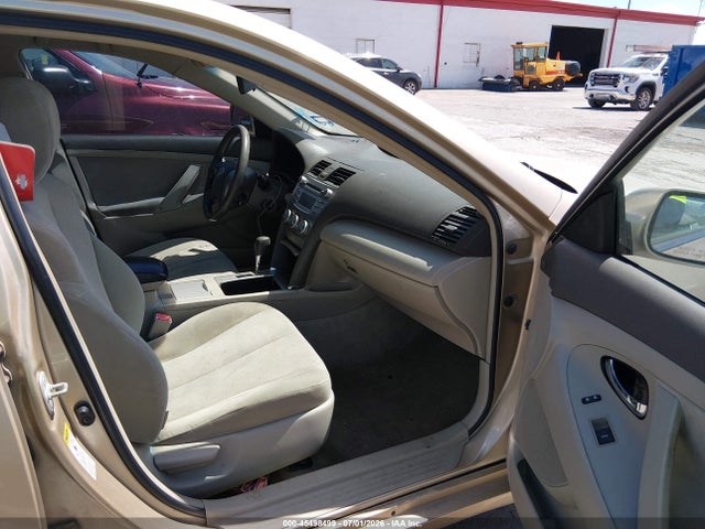 صورة 5 لـ 2010 Toyota CAMRY LE