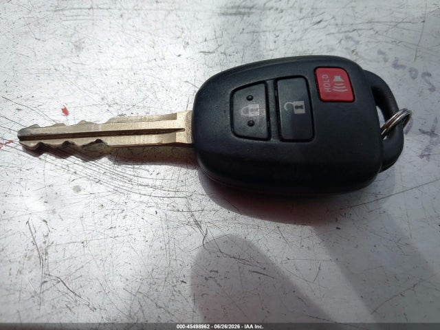 صورة مصغرة 11 لـ 2014 Toyota PRIUS C ONE