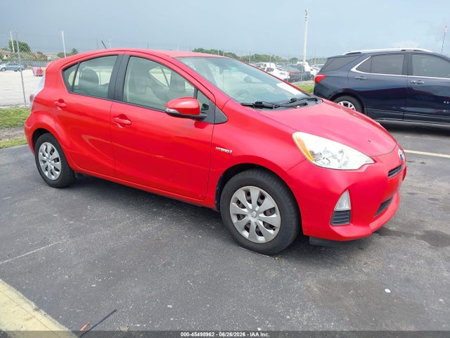 صورة 1 لـ 2014 Toyota PRIUS C ONE