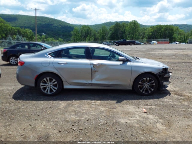 2016 Chrysler 200 LIMITED — миниатюра 14