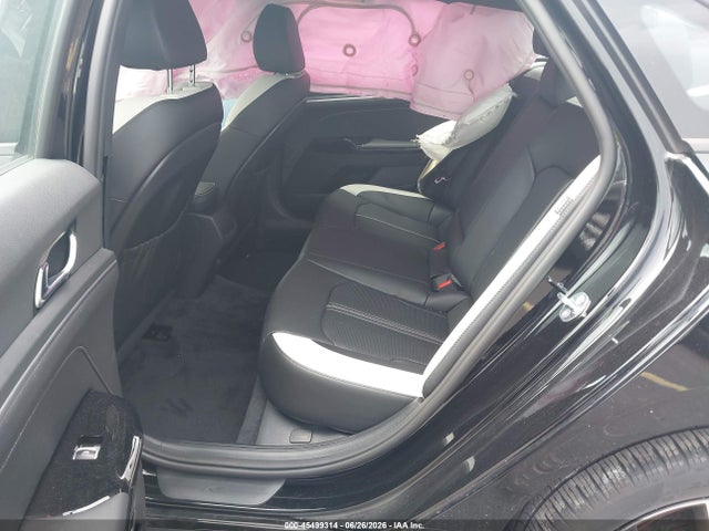 صورة 8 لـ 2025 KIA K5 GT-LINE