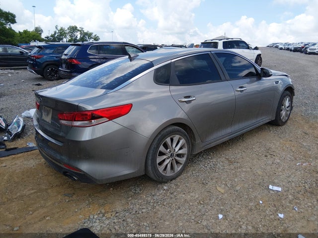 2017 KIA OPTIMA LX — фото 4