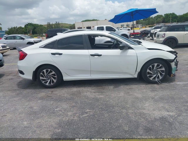 صورة مصغرة 14 لـ 2018 Honda CIVIC EX