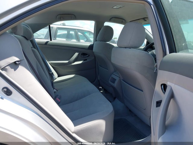 صورة 8 لـ 2009 Toyota CAMRY LE