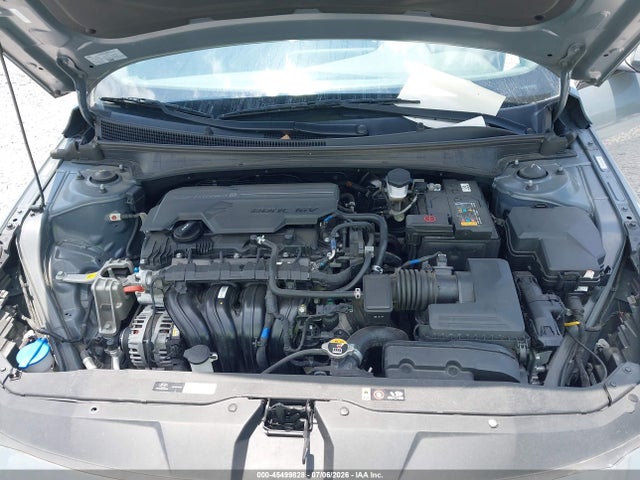 صورة 10 لـ 2023 Hyundai ELANTRA SEL