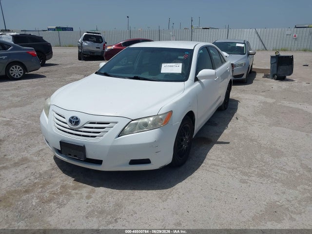 2009 Toyota CAMRY LE photo 2