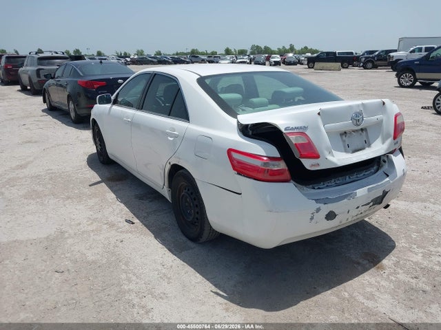 2009 Toyota CAMRY LE photo 3