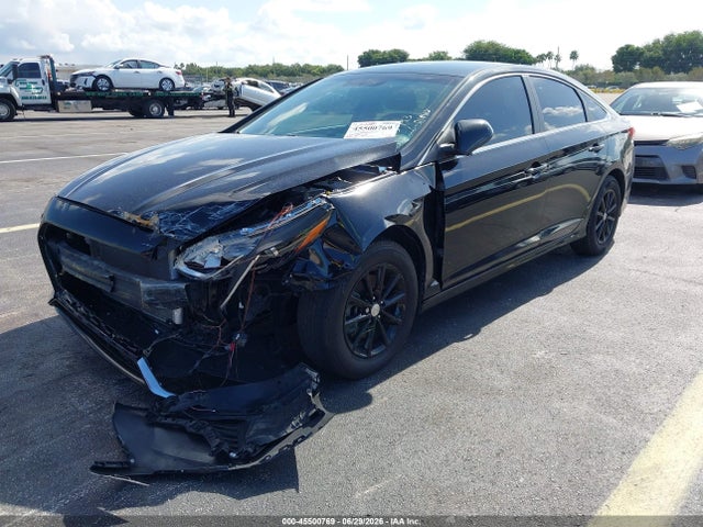 2019 Hyundai SONATA SE photo 2