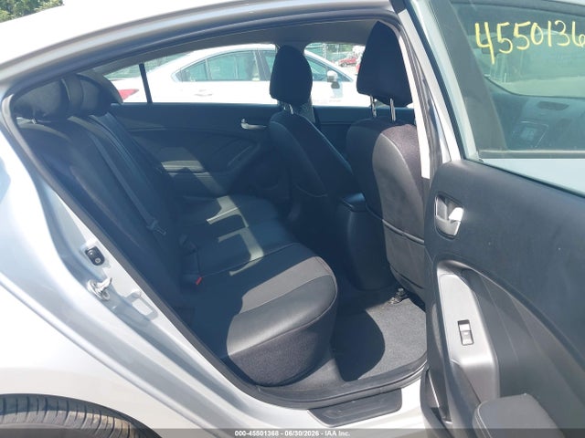 صورة 8 لـ 2017 KIA FORTE LX
