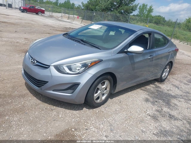 2015 Hyundai ELANTRA SE 照片 2