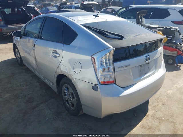 2010 Toyota PRIUS III — фото 3