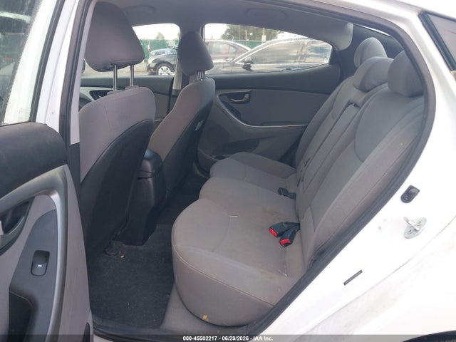 صورة 8 لـ 2016 Hyundai ELANTRA SE