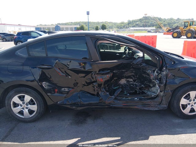 صورة 6 لـ 2017 Chevrolet CRUZE LS AUTO