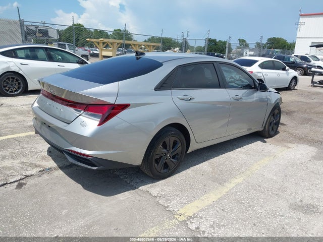 صورة 4 لـ 2023 Hyundai ELANTRA SEL
