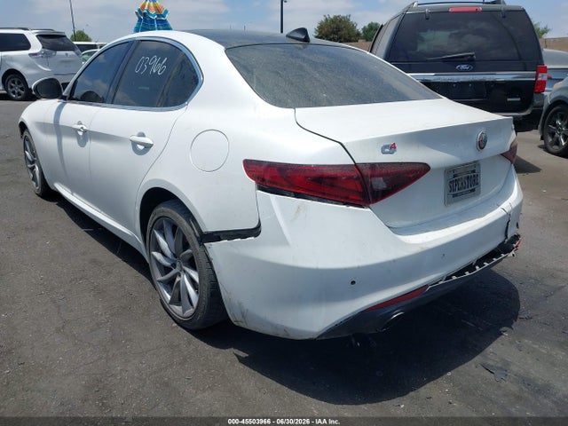 2017 ALFA Romeo GIULIA TI AWD — фото 3