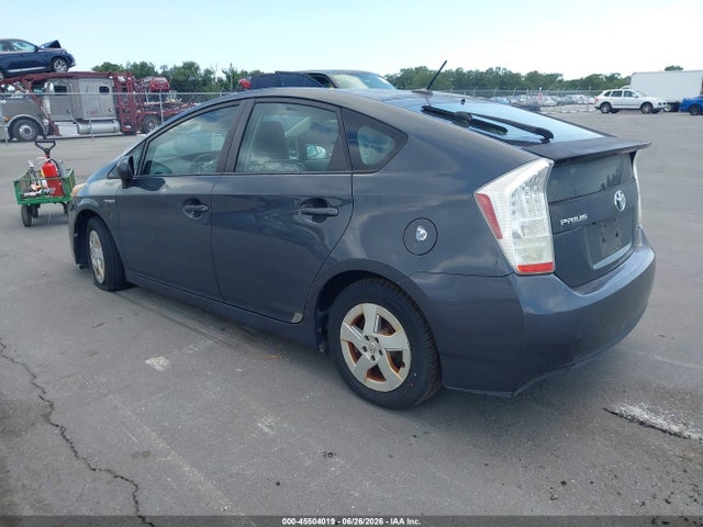 2010 Toyota PRIUS III photo 3