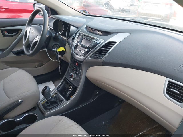 2016 Hyundai ELANTRA SE — фото 5