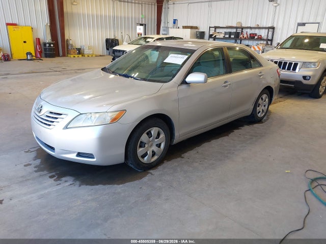 2009 Toyota CAMRY LE photo 2