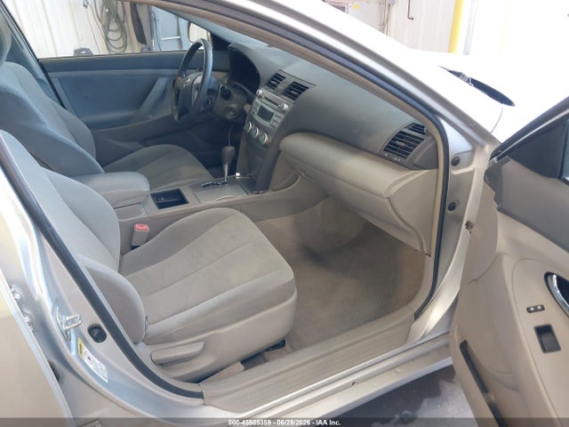 2009 Toyota CAMRY LE photo 5