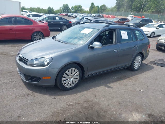 صورة 2 لـ 2013 Volkswagen JETTA SPORTWAGEN 2.5L S