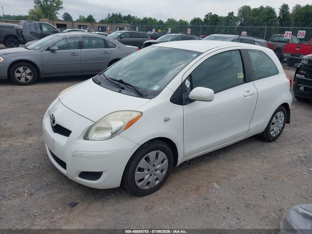 2010 Toyota YARIS 照片 2