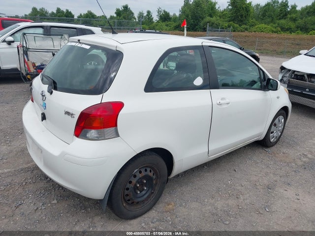 2010 Toyota YARIS 照片 4