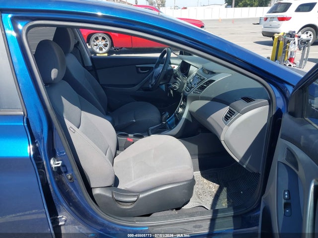 2016 Hyundai ELANTRA SE — фото 5