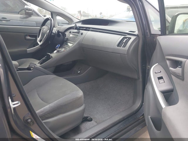2011 Toyota PRIUS TWO — фото 5