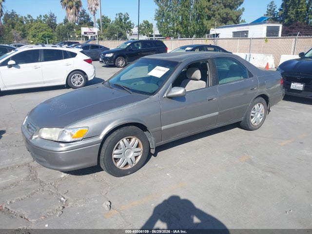 2001 Toyota CAMRY LE V6 照片 2