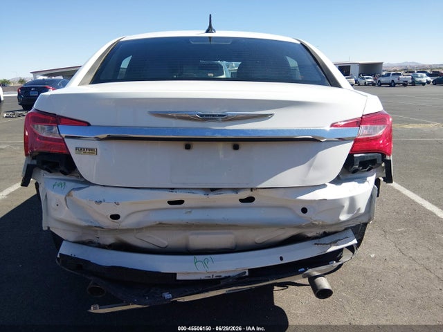 2013 Chrysler 200 TOURING — миниатюра 16