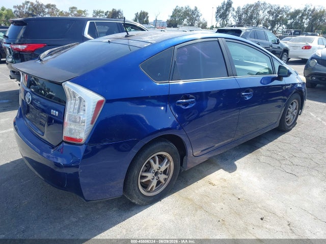 2011 Toyota PRIUS FOUR — фото 4