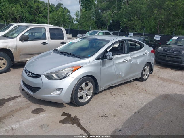 2013 Hyundai ELANTRA GLS 照片 2