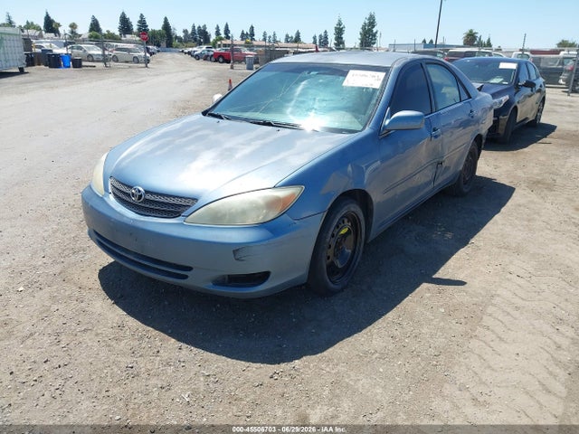 2002 Toyota CAMRY LE photo 2