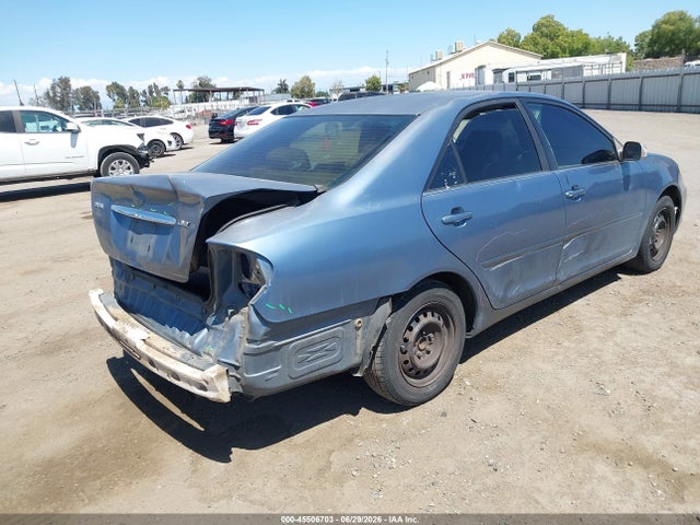 2002 Toyota CAMRY LE photo 4