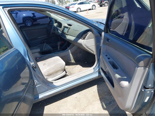 2002 Toyota CAMRY LE photo 5