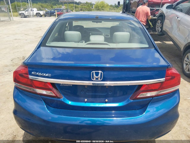 2015 Honda CIVIC LX — миниатюра 17