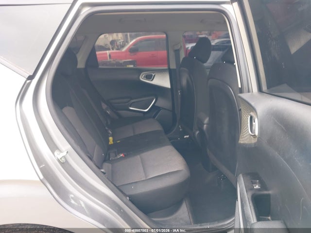 2025 KIA SOUL LX — фото 8