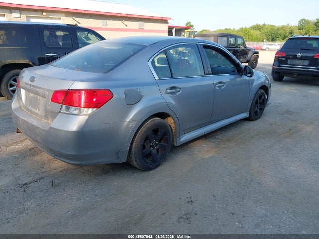 2010 Subaru LEGACY 2.5I PREMIUM — фото 4