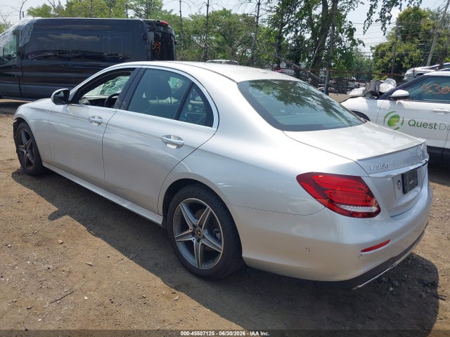 2019 Mercedes-BENZ E 300 4MATIC — фото 3