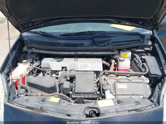صورة 10 لـ 2013 Toyota PRIUS THREE SE